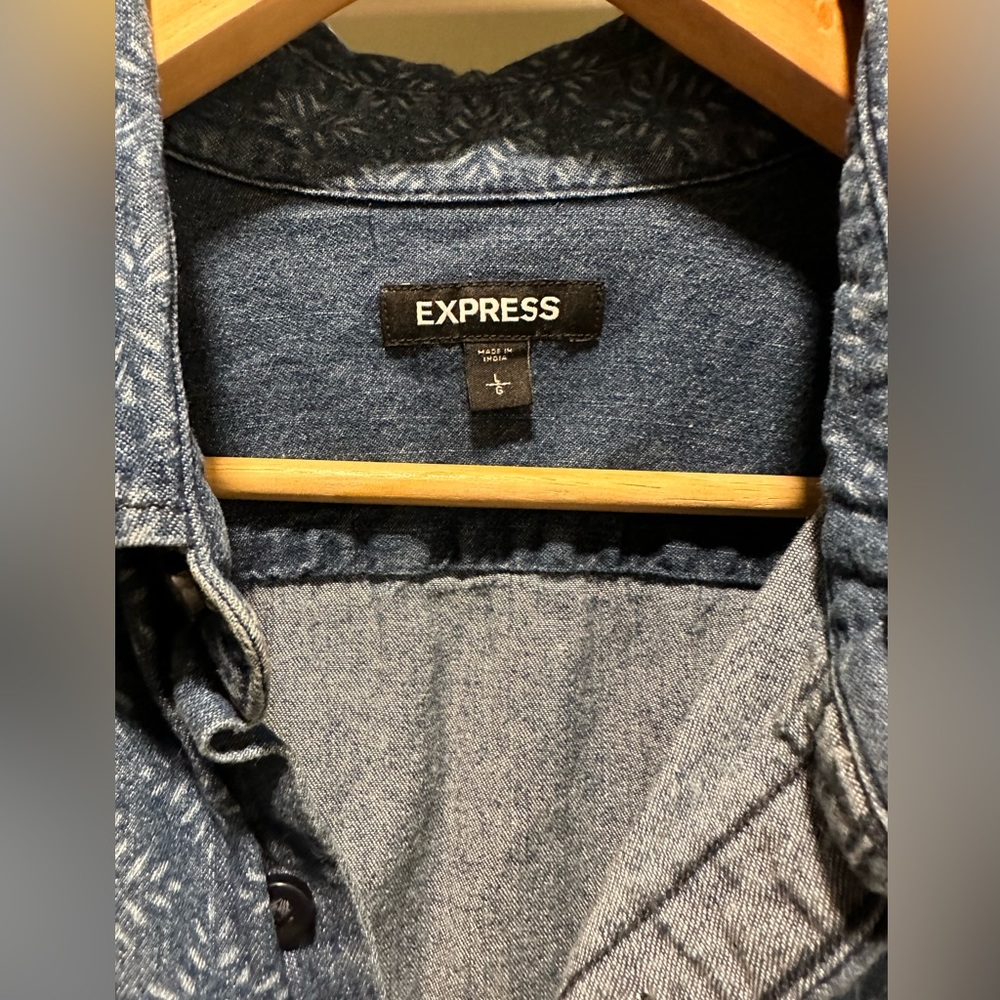 Express button-up - Picture 2 of 2